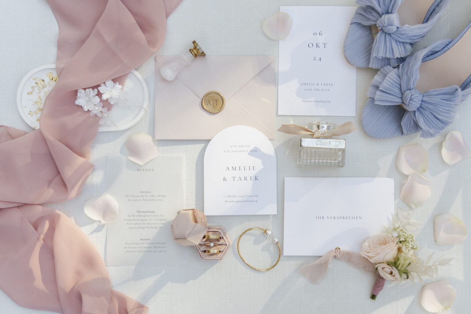 Flatlay_Ringe_Papeterie_Hochzeit_Dekoverleih_LÜneburg_hamburg_Atelier Feingefühl