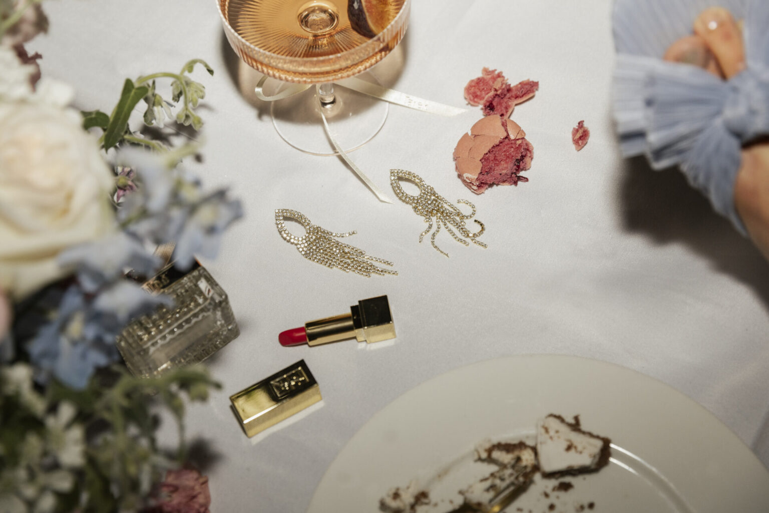 Late Night Flat Lay_Lippenstift_SchuheEventstyling_Atelier Feingefühl_lüenburg und Hamburg (1)